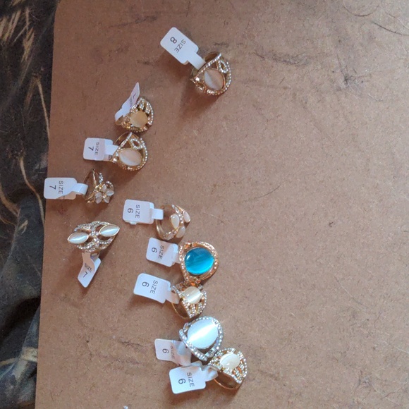 Bundle lot of assorted Jewelry Rings 10 Pieces Size 6,7,8 - Picture 7 of 11